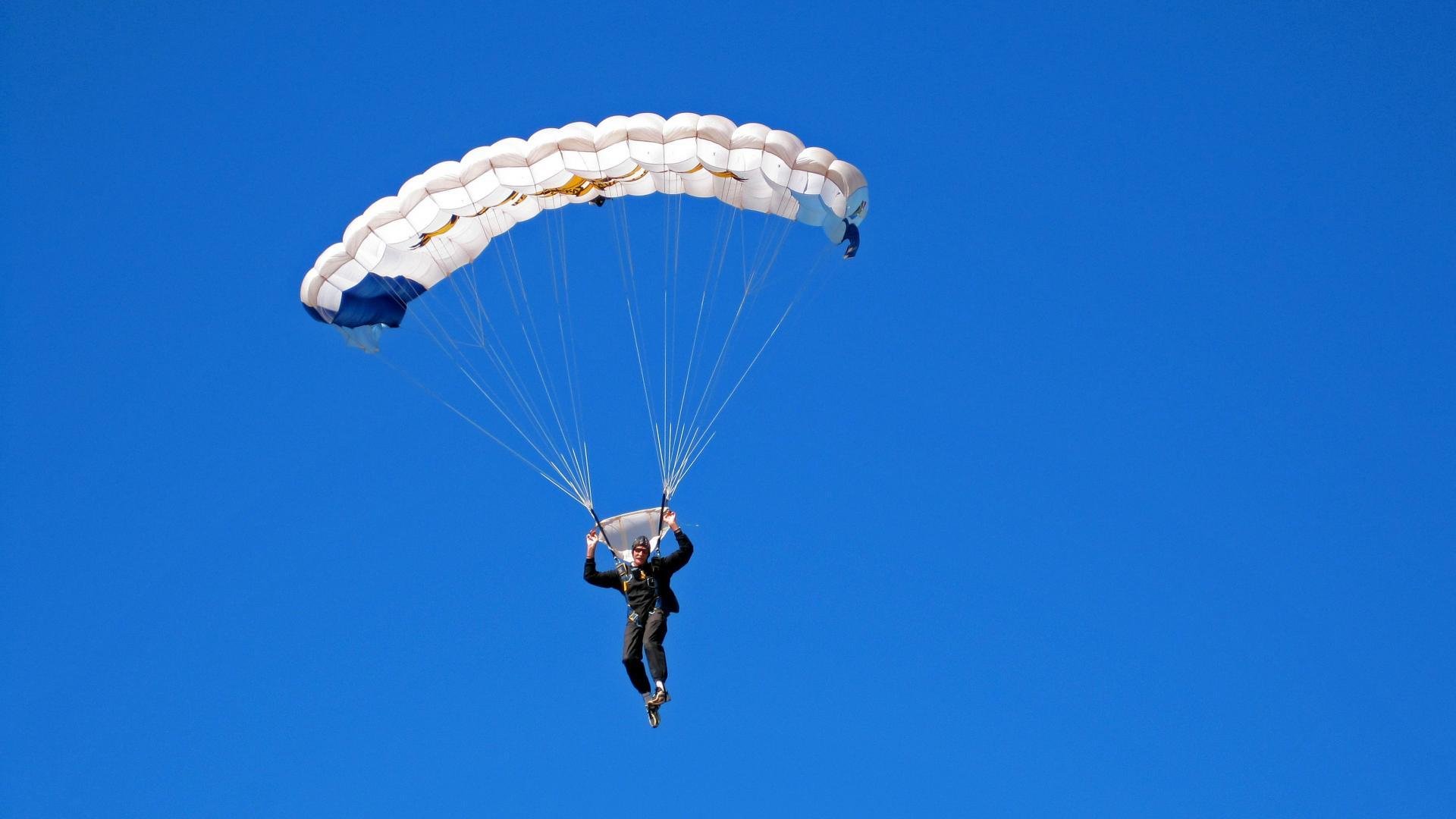 科贝特冲线瞬间引发全场欢呼，科特贝德机电设备(北京)有限公司