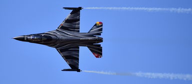 20架战机轰鸣，首都遭殃，19架轰炸机